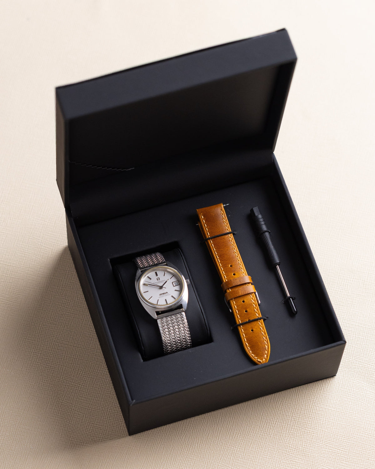 Vintage Omega Constellation Automatic Chronometer, C-shaped brushed case, Cal. 1011 from 1970's